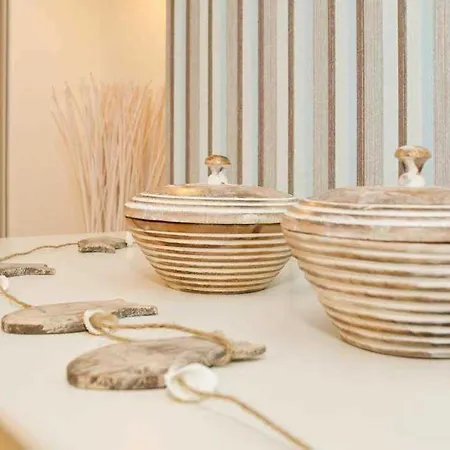 Julius App 1 La Apartment